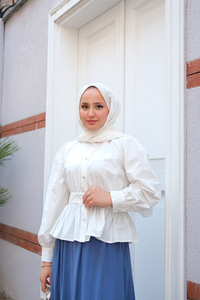 Beli Büzgü Detaylı Gömlek Beyaz