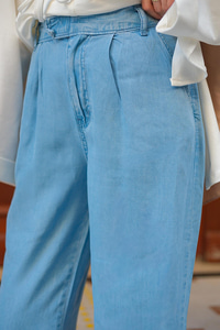 Beli Cırtılı Kot  Pantolon Açık Mavi