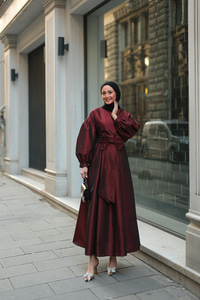 Beli Fiyonk Detaylı Kraş Elbise Bordo