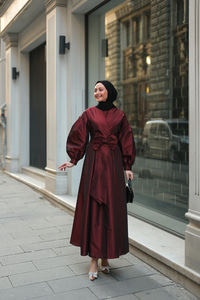 Beli Fiyonk Detaylı Kraş Elbise Bordo