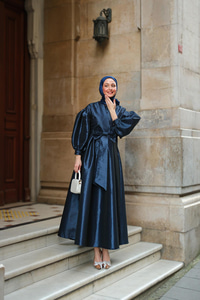 Beli Fiyonk Detaylı Kraş Elbise Lacivert