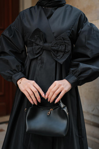 Beli Fiyonk Detaylı Kraş Elbise Siyah