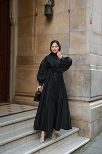 Beli Fiyonk Detaylı Kraş Elbise Siyah