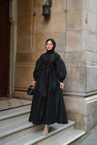 Beli Fiyonk Detaylı Kraş Elbise Siyah