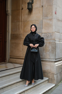 Beli Fiyonk Detaylı Kraş Elbise Siyah