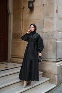 Beli Fiyonk Detaylı Kraş Elbise Siyah