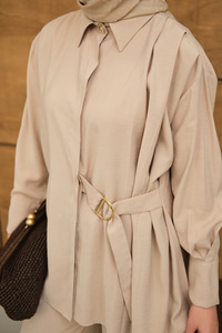 Beli Gold Kemer Detay Gömlek Yaka Takım Krem