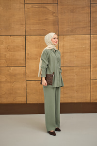 Beli Gold Kemer Detay Gömlek Yaka Takım Küf Yeşil