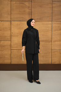 Beli Gold Kemer Detay Gömlek Yaka Takım Siyah