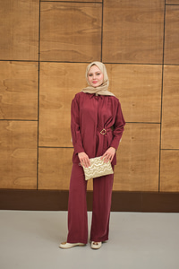 Beli Gold Kemer Detay Gömlek Yaka Takım Bordo