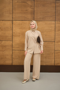 Beli Gold Kemer Detay Gömlek Yaka Takım Krem