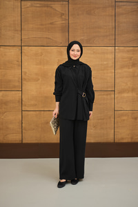 Beli Gold Kemer Detay Gömlek Yaka Takım Siyah