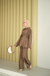 Beli Korse Detay Beli Kendinden Kemerli Takım Kahverengi