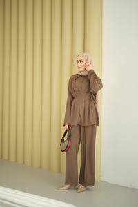 Beli Korse Detay Beli Kendinden Kemerli Takım Kahverengi