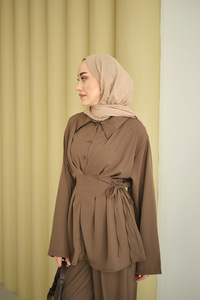 Beli Korse Detay Beli Kendinden Kemerli Takım Kahverengi