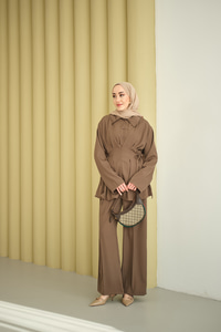 Beli Korse Detay Beli Kendinden Kemerli Takım Kahverengi