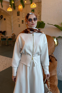 Beli Korse Detay Takım Krem