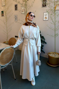 Beli Korse Detay Takım Krem