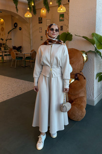 Beli Korse Detay Takım Krem