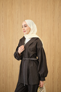 Beli Lastik Detay V Yaka Kemerli Takım Kahverengi