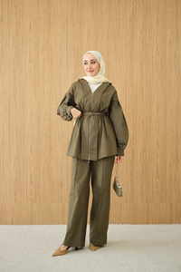 Beli Lastik Detay V Yaka Kemerli Takım Haki Yeşil