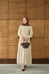 Beli Lastikli Brode Detay Elbise Krem