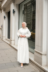 Beli Lastikli Brode Elbise  Beyaz