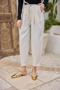 Beli Lastikli  Havuç Pantolon Beyaz