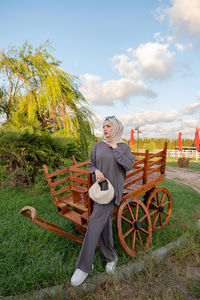 Beli Lastikli Takım Gri