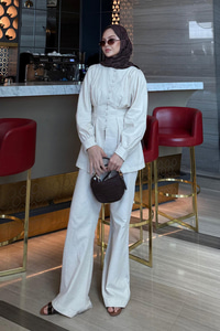 Beli Pens Detaylı Takım  Krem