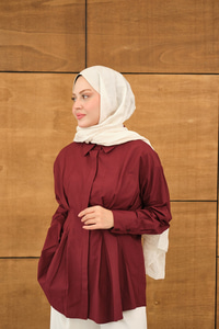 Beli Pile Detay Gizli Düğmeli Gömlek Bordo