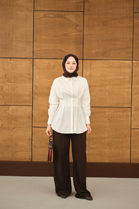 Beli Pile Detay Gizli Düğmeli Gömlek Beyaz