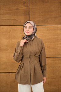 Beli Pile Detay Gizli Düğmeli Gömlek Kahverengi