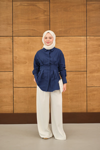 Beli Pile Detay Gizli Düğmeli Gömlek Lacivert