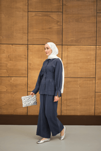 Beli Pile Detay İki Kemerli Gömlek Yaka Takım Lacivert