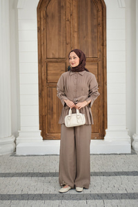 Beli Pile Detay İki Kemerli Gömlek Yaka Takım Vizon