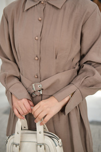 Beli Pile Detay İki Kemerli Gömlek Yaka Takım Vizon