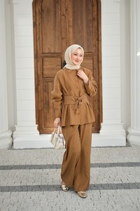 Beli Pile Detay İki Kemerli Gömlek Yaka Takım Hardal