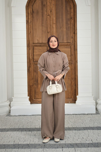 Beli Pile Detay İki Kemerli Gömlek Yaka Takım Vizon