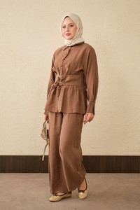 Beli Pile Detay İki Kemerli Gömlek Yaka Takım Açık Kahve