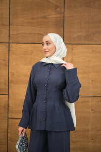 Beli Pile Detay İki Kemerli Gömlek Yaka Takım Lacivert