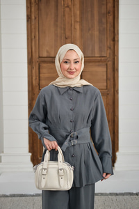 Beli Pile Detay İki Kemerli Gömlek Yaka Takım Gri