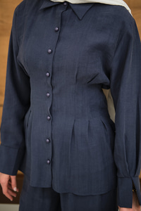 Beli Pile Detay İki Kemerli Gömlek Yaka Takım Lacivert