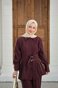 Beli Pile Detay İki Kemerli Gömlek Yaka Takım Mürdüm