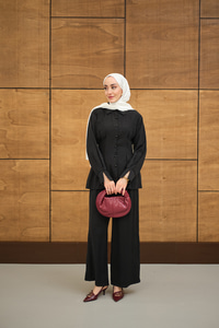 Beli Pile Detay İki Kemerli Gömlek Yaka Takım Siyah