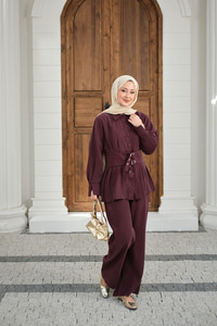 Beli Pile Detay İki Kemerli Gömlek Yaka Takım Mürdüm