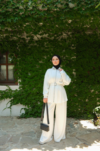 Beli Pile Detaylı Takım Beyaz