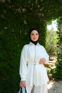 Beli Pile Detaylı Takım Beyaz