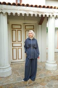 Beli Pile Detaylı Takım Füme