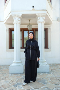 Beli Pile Detaylı Takım Siyah